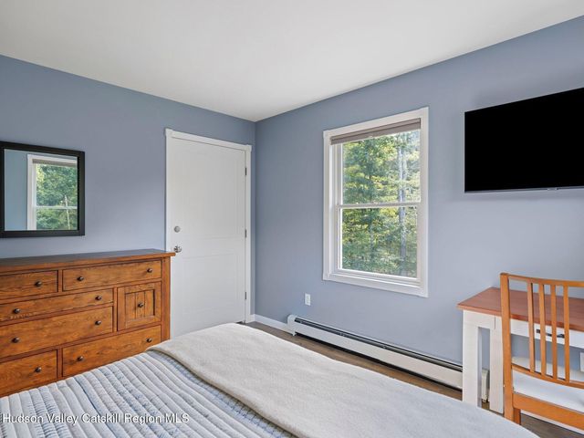 26 Thistle Grove, Round Top, NY 12473