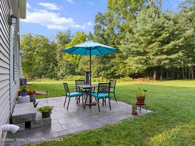26 Thistle Grove, Round Top, NY 12473