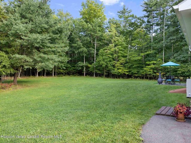 26 Thistle Grove, Round Top, NY 12473