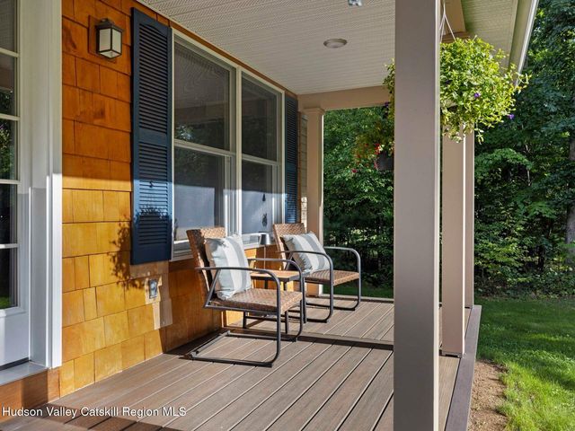 26 Thistle Grove, Round Top, NY 12473