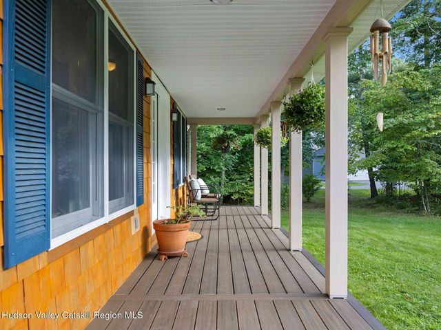 26 Thistle Grove, Round Top, NY 12473