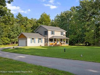 26 Thistle Grove, Round Top, NY 12473