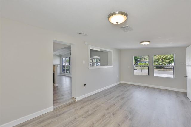 4104 W FAIRVIEW HEIGHTS, Tampa, FL 33616