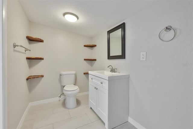 4104 W FAIRVIEW HEIGHTS, Tampa, FL 33616