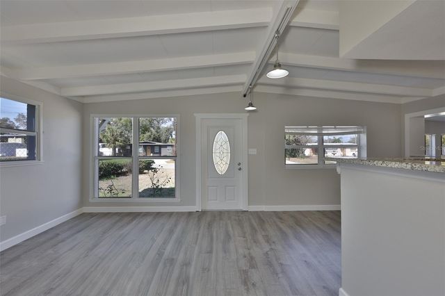 4104 W FAIRVIEW HEIGHTS, Tampa, FL 33616