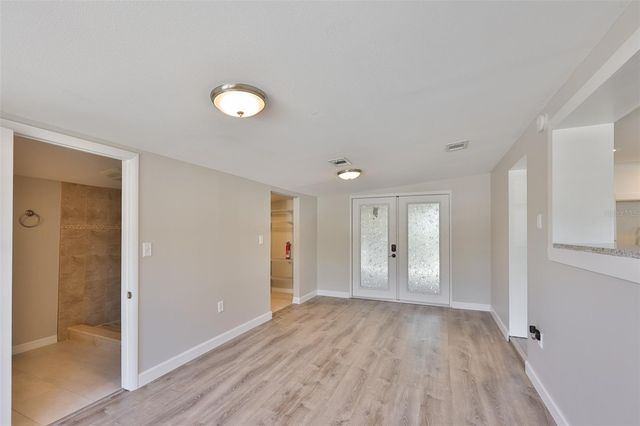 4104 W FAIRVIEW HEIGHTS, Tampa, FL 33616