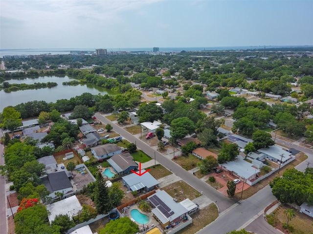 4104 W FAIRVIEW HEIGHTS, Tampa, FL 33616