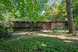 1345 Ledgewood Drive, Bath, OH 44333