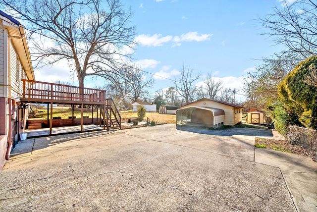 233 Old Hopkinsville Hwy, Clarksville, TN 37042