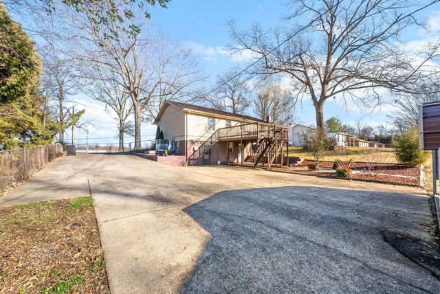 233 Old Hopkinsville Hwy, Clarksville, TN 37042