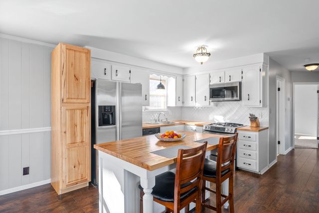 233 Old Hopkinsville Hwy, Clarksville, TN 37042