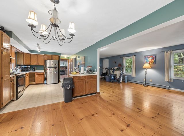 89 Pickens Street, Lakeville, MA 02347
