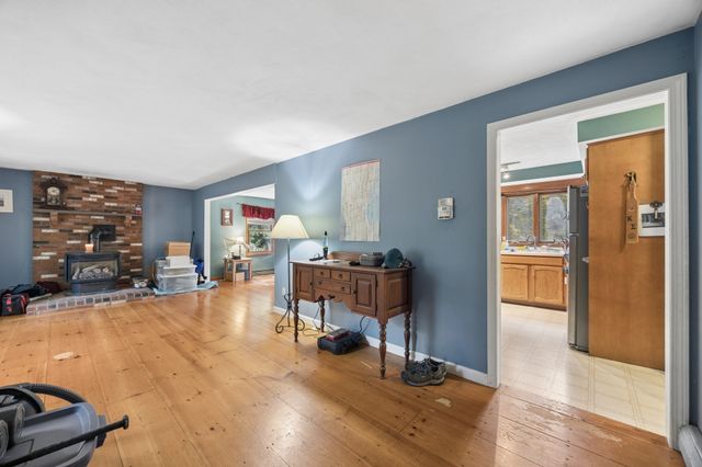 89 Pickens Street, Lakeville, MA 02347