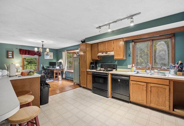 89 Pickens Street, Lakeville, MA 02347