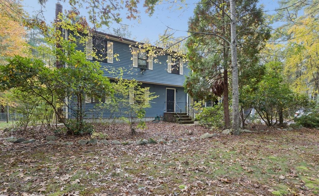 89 Pickens Street, Lakeville, MA 02347