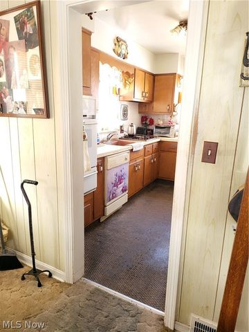 367 Wayne Avenue, Akron, OH 44301