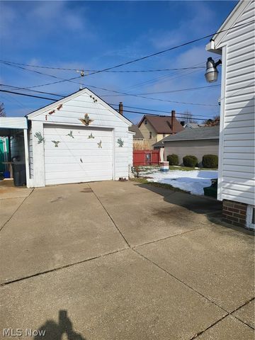 367 Wayne Avenue, Akron, OH 44301