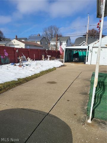 367 Wayne Avenue, Akron, OH 44301