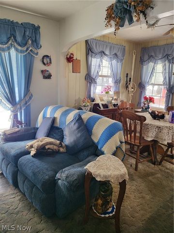 367 Wayne Avenue, Akron, OH 44301