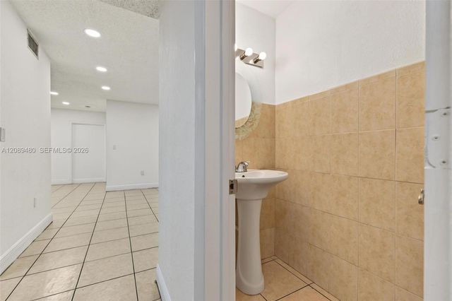 7205 W 3rd Avenue, Hialeah, FL 33014
