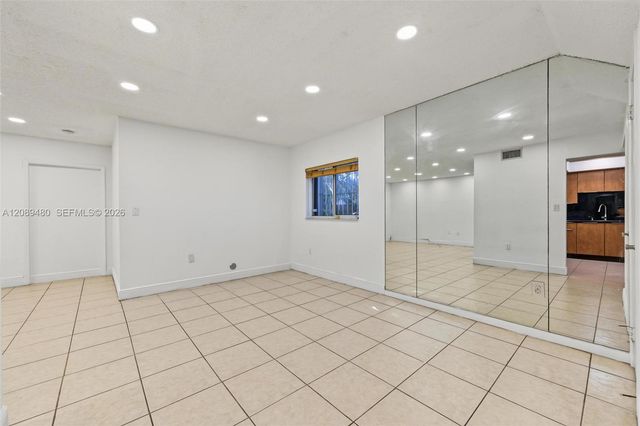 7205 W 3rd Avenue, Hialeah, FL 33014