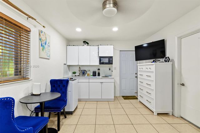 7205 W 3rd Avenue, Hialeah, FL 33014