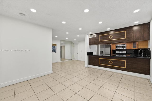 7205 W 3rd Avenue, Hialeah, FL 33014