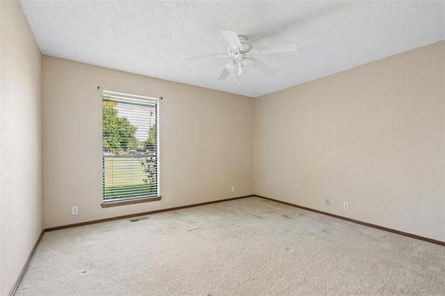2100 E Sandy Creek Trail, Edmond, OK 73013