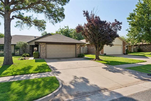 2100 E Sandy Creek Trail, Edmond, OK 73013