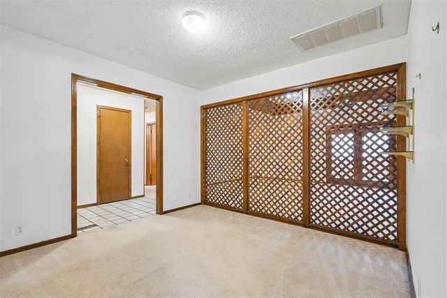 2100 E Sandy Creek Trail, Edmond, OK 73013