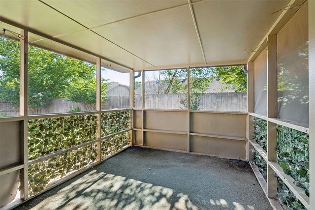 2100 E Sandy Creek Trail, Edmond, OK 73013