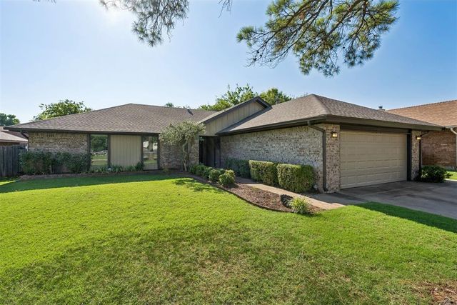 2100 E Sandy Creek Trail, Edmond, OK 73013