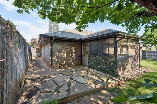 2100 E Sandy Creek Trail, Edmond, OK 73013