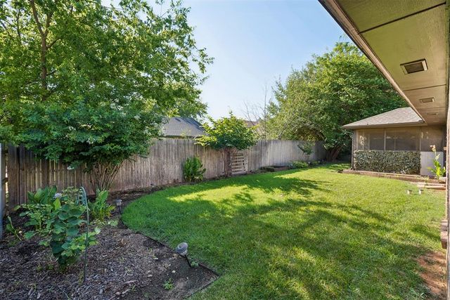 2100 E Sandy Creek Trail, Edmond, OK 73013