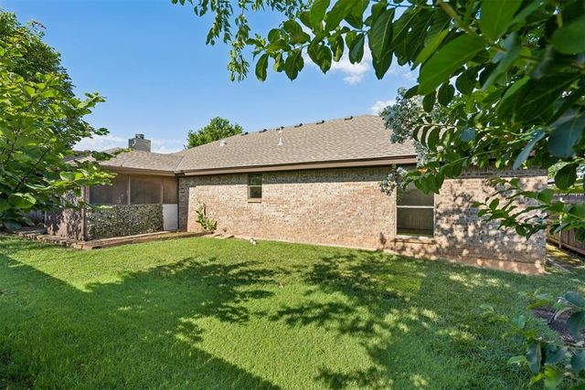 2100 E Sandy Creek Trail, Edmond, OK 73013