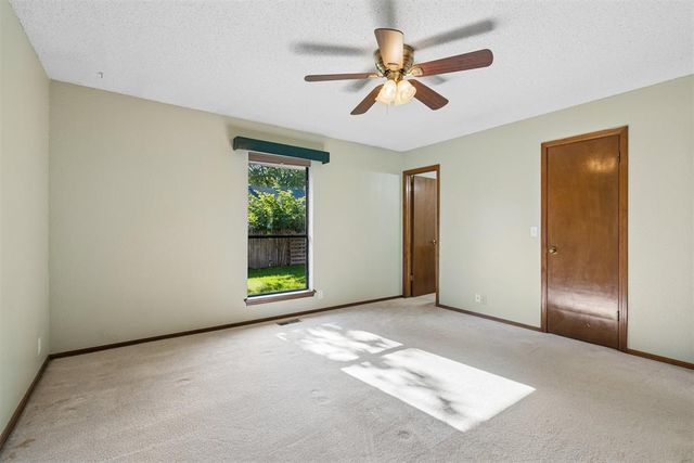 2100 E Sandy Creek Trail, Edmond, OK 73013