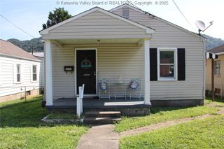 9104 Maryland Avenue, Marmet, WV 25315