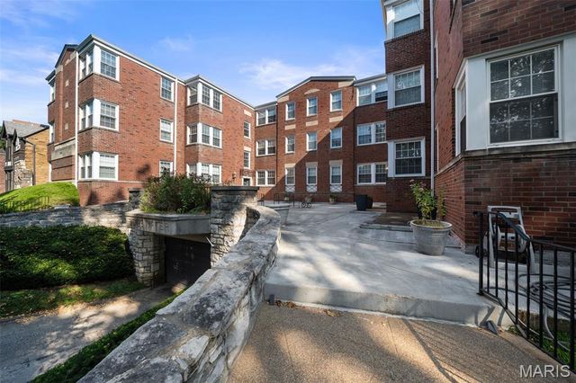 7563 Oxford Drive 3S, Clayton, MO 63105