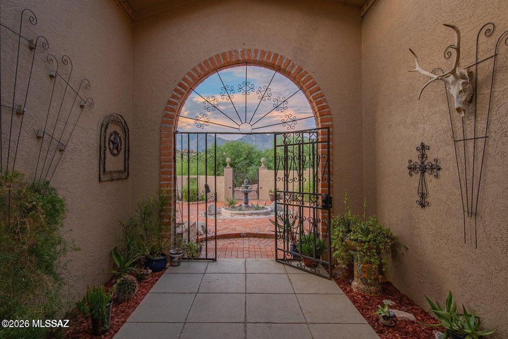 5875 E Calle Del Ciervo, Tucson, AZ 85750