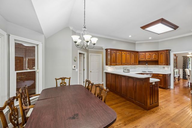 46 Deerfield Ct, Mcminnville, TN 37110