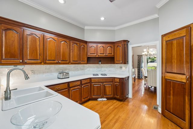46 Deerfield Ct, Mcminnville, TN 37110