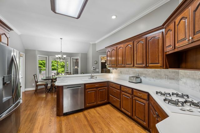 46 Deerfield Ct, Mcminnville, TN 37110