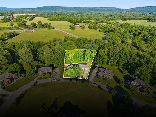 46 Deerfield Ct, Mcminnville, TN 37110