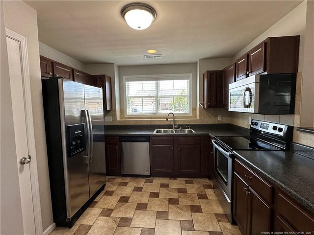 240 Collinwood Drive, Raeford, NC 28376