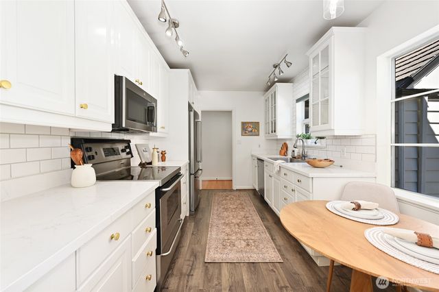 4902 NE 70th Street, Seattle, WA 98115