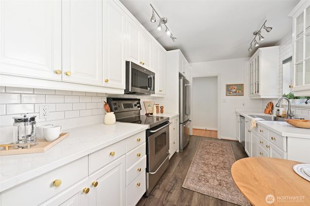 4902 NE 70th Street, Seattle, WA 98115