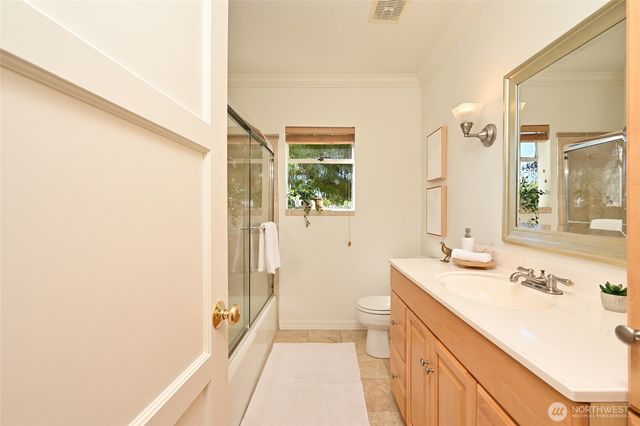4902 NE 70th Street, Seattle, WA 98115