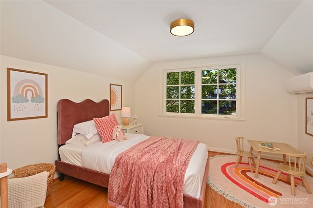 4902 NE 70th Street, Seattle, WA 98115