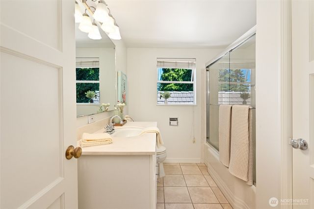 4902 NE 70th Street, Seattle, WA 98115