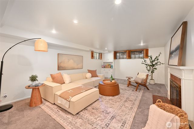 4902 NE 70th Street, Seattle, WA 98115